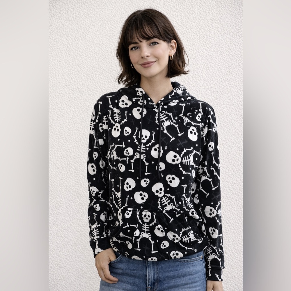 NWT Shosho Monochrome Skull Pattern Hoodie
